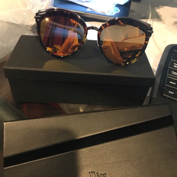Dior sunglasses!!!FIRM - Picture 3 of 5